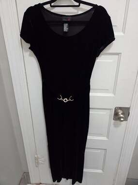 Scarlett Vintage 90s Black Velvet Short Sleeve Maxi Dress with Metal Buckle Deta